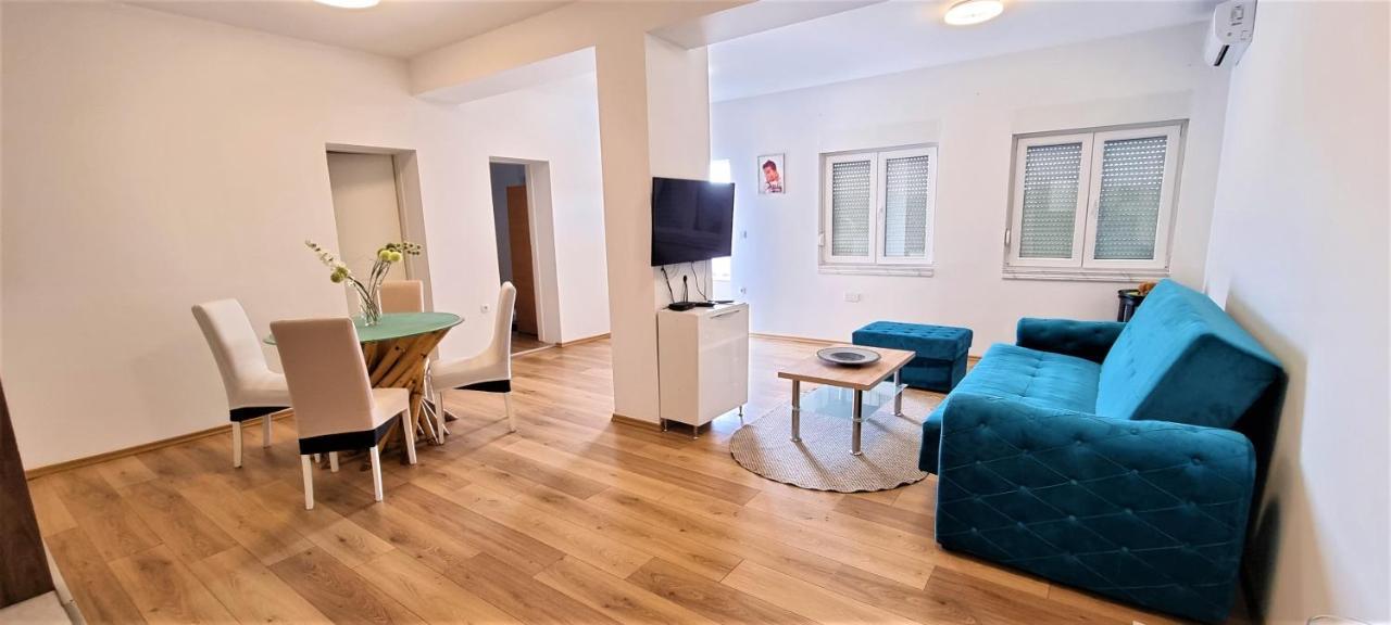 נובליה Apartments Prince & Tiffany מראה חיצוני תמונה