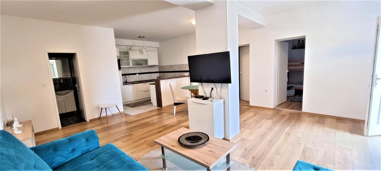 נובליה Apartments Prince & Tiffany מראה חיצוני תמונה