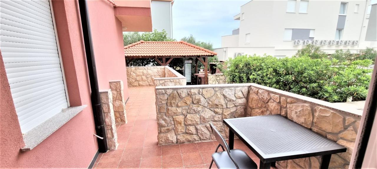 נובליה Apartments Prince & Tiffany מראה חיצוני תמונה