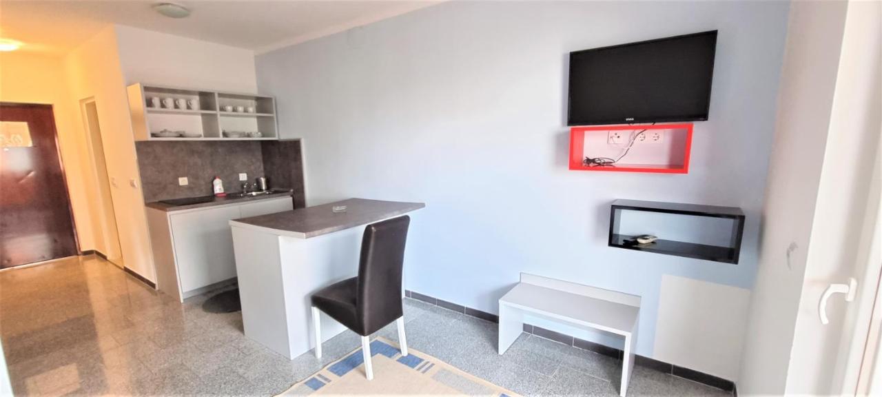 נובליה Apartments Prince & Tiffany מראה חיצוני תמונה
