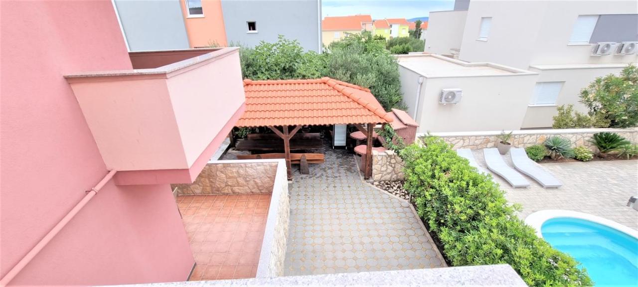 נובליה Apartments Prince & Tiffany מראה חיצוני תמונה