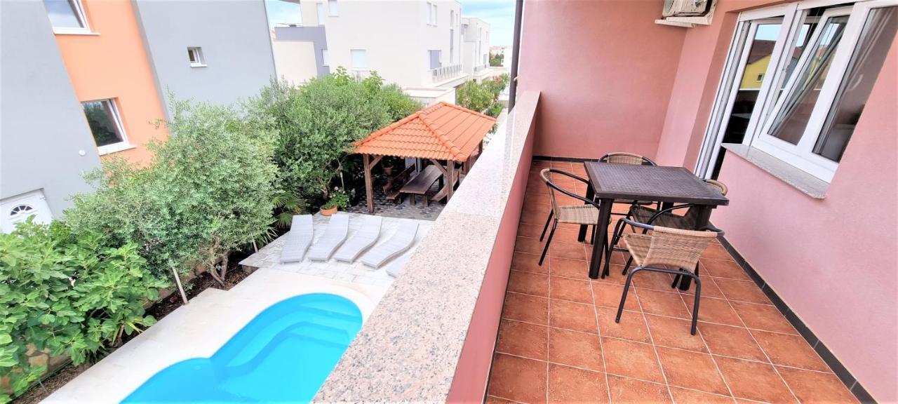 נובליה Apartments Prince & Tiffany מראה חיצוני תמונה