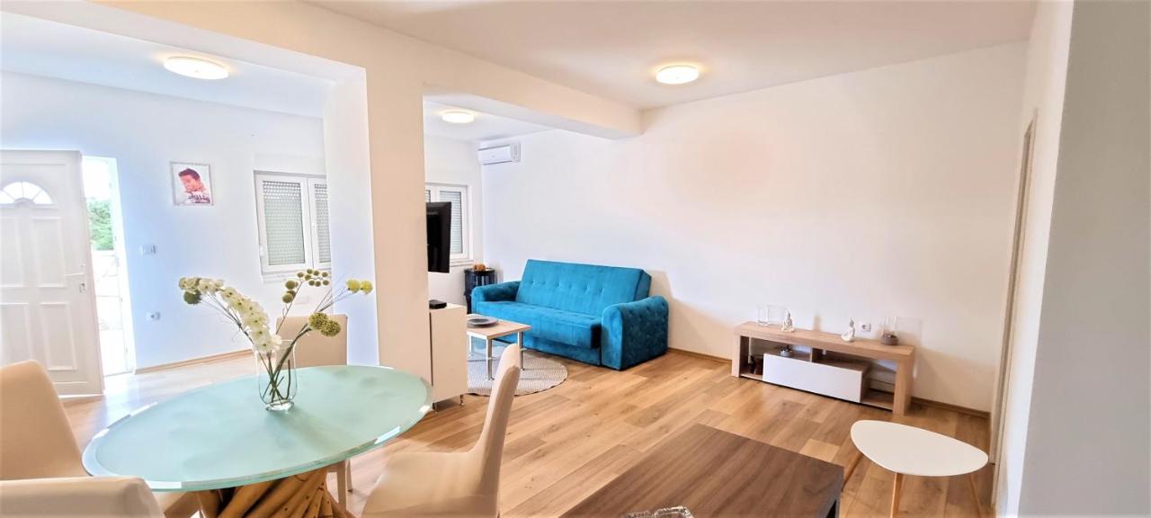 נובליה Apartments Prince & Tiffany מראה חיצוני תמונה