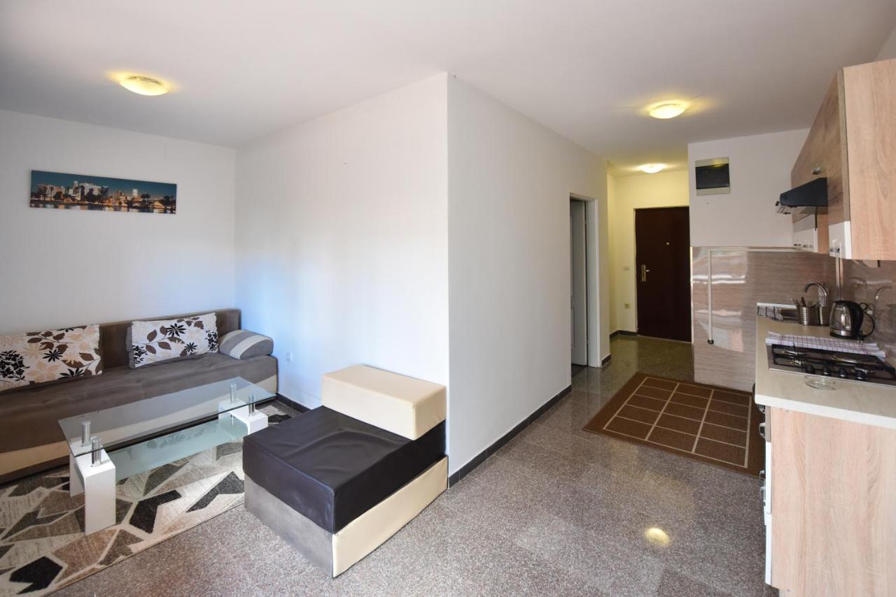 נובליה Apartments Prince & Tiffany מראה חיצוני תמונה