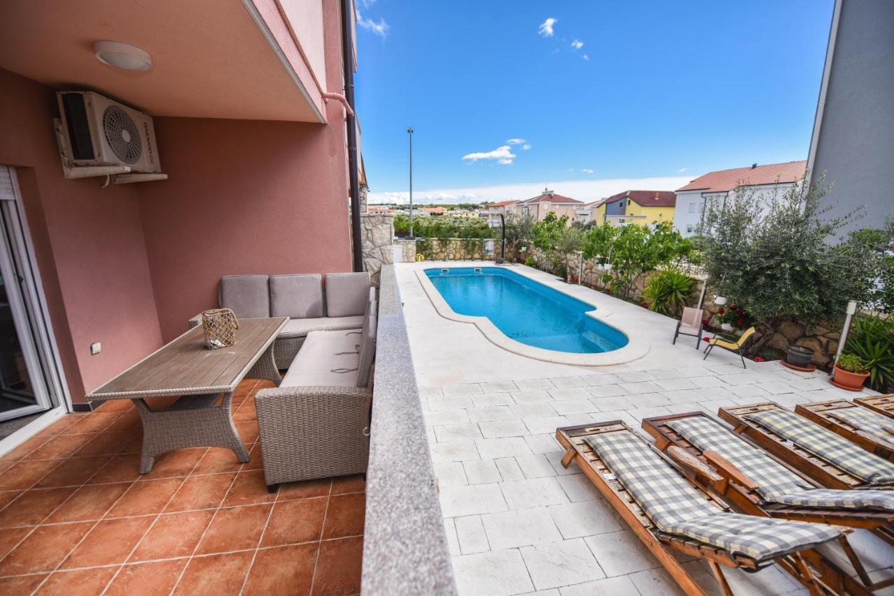 נובליה Apartments Prince & Tiffany מראה חיצוני תמונה