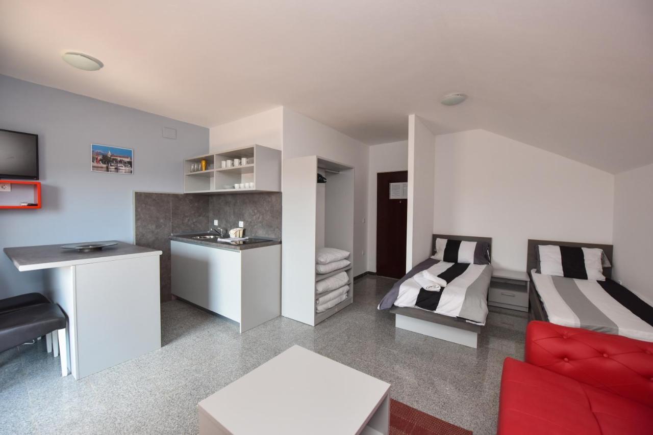 נובליה Apartments Prince & Tiffany מראה חיצוני תמונה